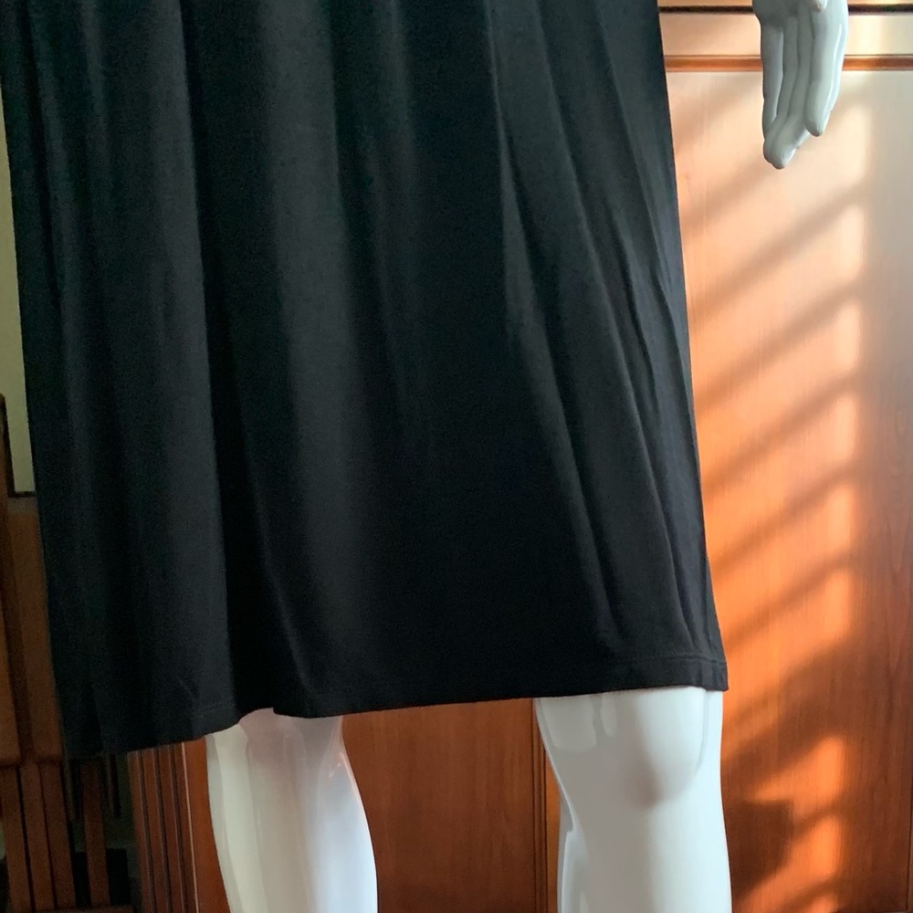 Soft light Black V neck dress at knee length nice pleads below bustier Size XL - Picture 7 of 13